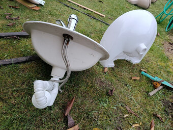 Prodám WC Geberit, umyvadla, desku s dřezem. - 5