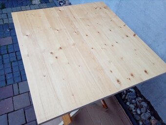 Prodám skládací stůl ze dřeva 75x80 - 5