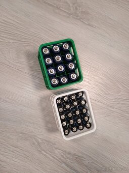 Krabička (kastlíku) na baterie AA i AAA - 5