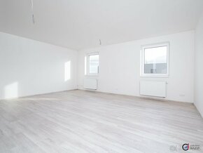 Prodej bytu 4+kk s terasou a krytým stáním, U Kasáren, Dašic - 5