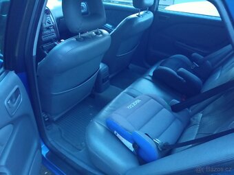 Toyota Avensis T22 2.0 94kw Liftback - 5