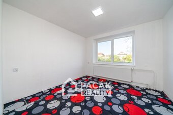 Prodej zajímavě architektonicky řešeného rodinného domu v Tl - 5