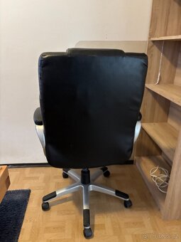 Kancelářské křeslo + podložka pod něj - 5