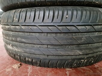 Prodám letní pneumatiky Bridgestone 215/60 R16 - 5