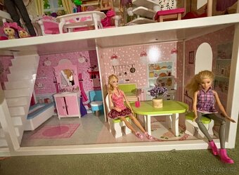 Dřevěný domeček pro panenky Barbie - 5