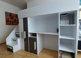 Dětská vyvýšená postel se stolem, skříní a schody- TOP stav - 5