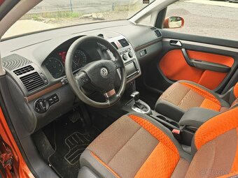 Touran 2,0TDi 103 KW DSG 2008 Cross 7 MÍST, DAC. TZ STK - 5