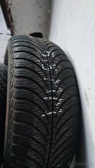 Celoroční pneu 185/60/15  Goodyear Vector 4Seasons - 5