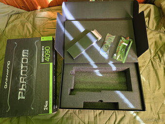 Krabica a antisag bracket od Gigabyte RTX 4090 - 5