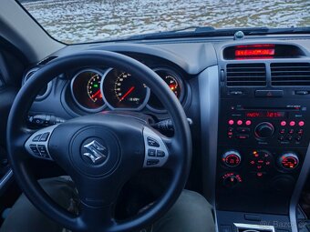 Suzuki Grand vitara 2.0 i - 5