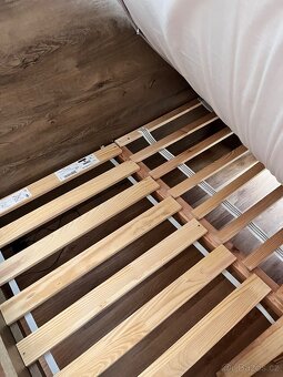 Postel + matrace - 140x200 cm - 5