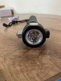 Multifunkční taktická solární svítilna 9v1, zn. Giosolar - 5