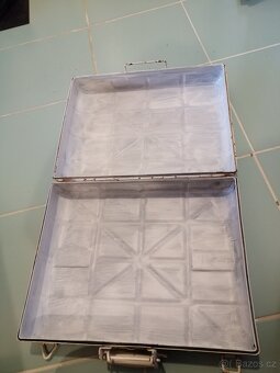 Kufr na granáty - 5