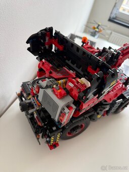 LEGO Technic 42082 - 5