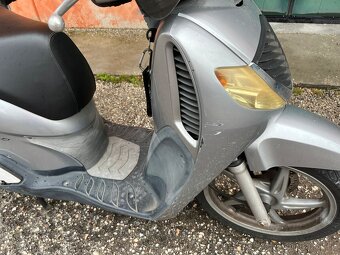 Honda SH 125i (2006) plexi, kufr, dobrá cena - 5