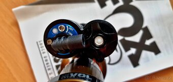 Predam novy tlmic FOX Racing Shox Shock Float LiVe Valve iRD - 5