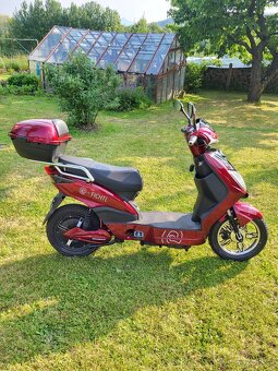 Elektroskútr RACCEWAY E-FICHTL červený-lesklý - 5