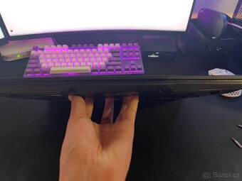 Prodám herní notebook MSI - 5
