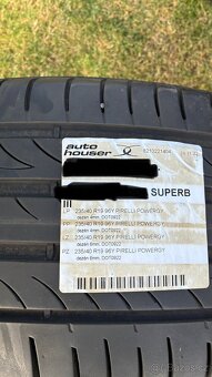 Pneu Pirelli 235/45 R19 - 5