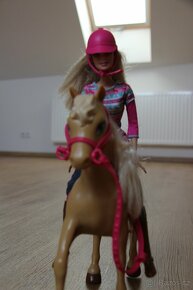 Panenka Barbie Mattel s koněm - 5