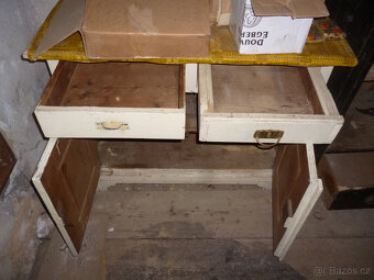 Stará dřevěná komoda / skříňka - 5