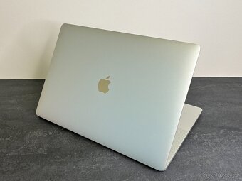 MacBook Pro 15'' 2018 / i7 / 16GB / 512GB SSD - DPH - 5