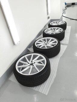 Vossen CVT 19x8,5" ET45 5x112 - 5