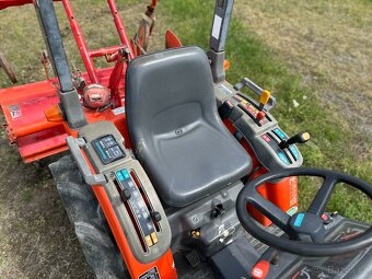Malotraktor Kubota B72 s rotavatorem - 5