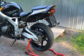 Honda CBR 900RR Fireblade SC33 - 5