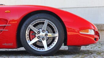 Prodám 2003 Chevrolet Corvette Convertible - 5