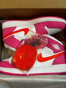 Boty NIKE AIR JORDAN 1MID(GS) velikosti 38.5 EUR - 5