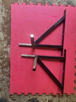 Posilovací hrazda na zeď - 5