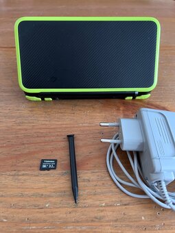 New Nintendo 2DS XL v super stavu včetně příslušenství - 5