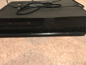 VHS videorekorder Fisher s vadou - 5