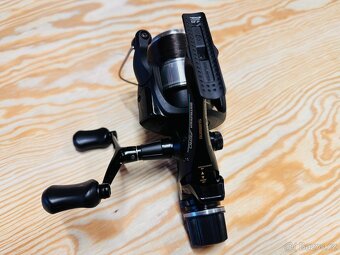 NAVIJÁK SHIMANO BAITRUNNER AERO 6000 RE - 5
