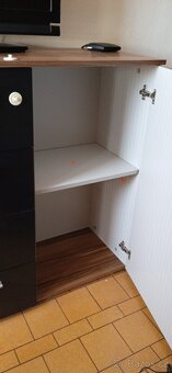 Postel, noční stolek a komoda - 5