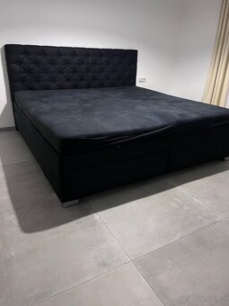 Manželská postel 200x200 včetně roštů a matrací - 5