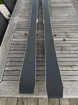 Prodám lyže ATOMIC RACE - 5