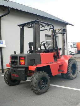 Pronájem teréního vysokozdvižného vozíku DESTA - 5