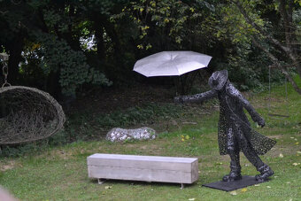 Gentleman s deštníkem - 5