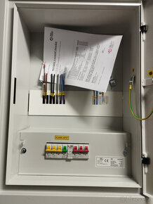 Prodám elektroměrový rozváděč s přípravou pro FVE - 5