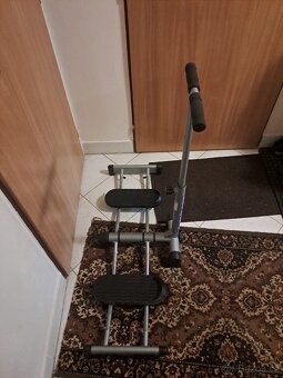 Cvičební stroj Leg Magic – na stehna, hýždě a boky - 5
