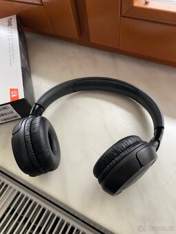 bezdrátová sluchátka JBL tune 520BT - 5