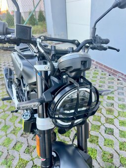 Husqvarna Svartpilen 125 - 5