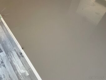 Lesklý jídelní stůl 160x90 - 5