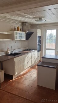 Pronajímá se neprůchozí pokoj v bytě v rodinném domě. - 5