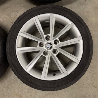Alu kola Škoda Octavia, 225/45 R17 Nokian a Sava, 5x112 - 5