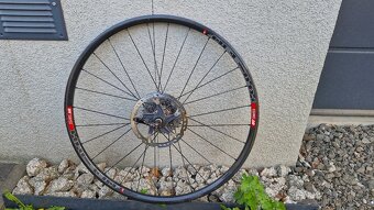 Zapletená karbonová kola DT Swiss - 5