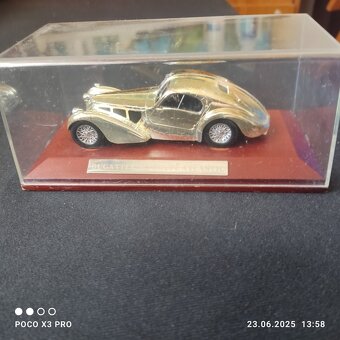 sbírka modelu aut a motorek - 5