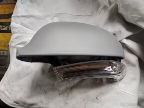 VW golf 5.Kryt levého zpětného zrcátka plus blikač -nové - 5